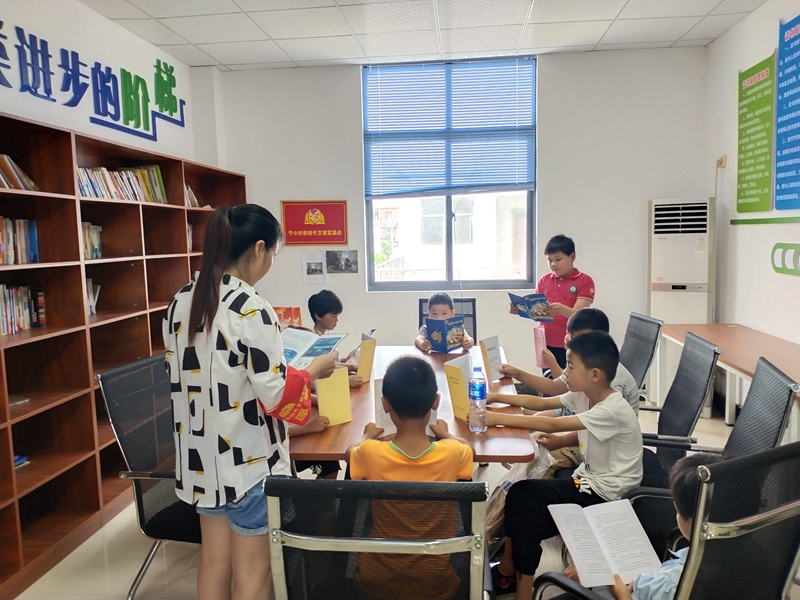 离家在外如何对待留守儿童,孩子是留守儿童父母应该这样做