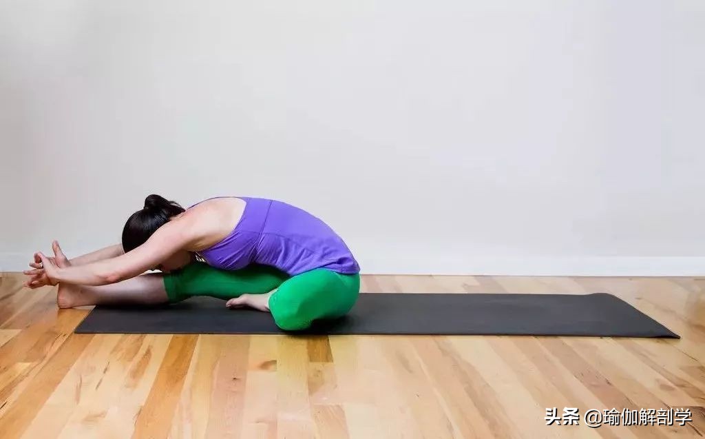 练瑜伽怎么练腿才能伸直,怎样练瑜伽可以劈叉