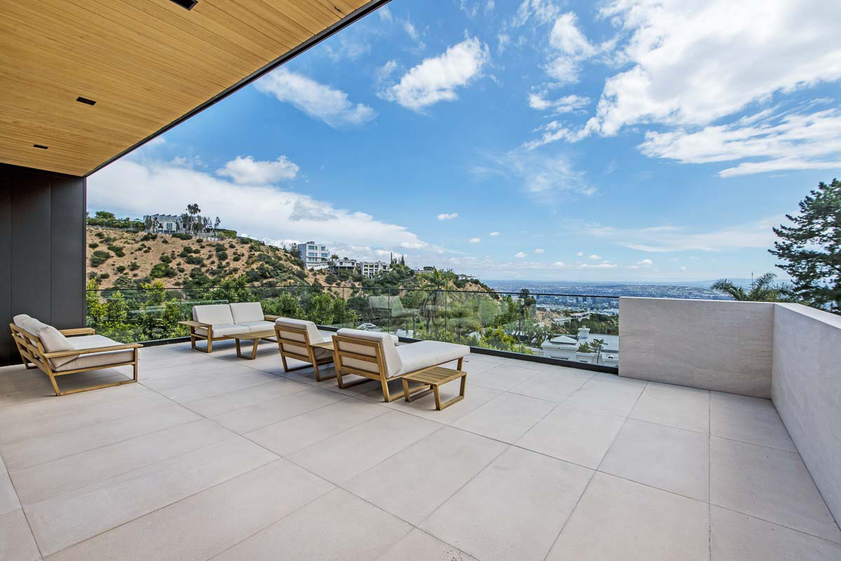 没有泳池的房子,没有泳池和花园的别墅