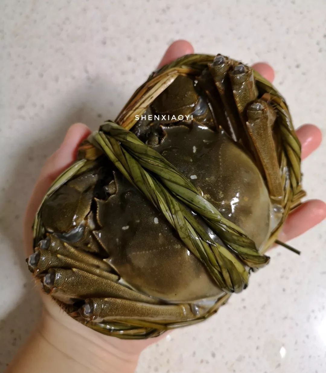 吃不完的大闸蟹怎么办？和杭州刘奶奶一样做醉蟹，只是不要拿错酒