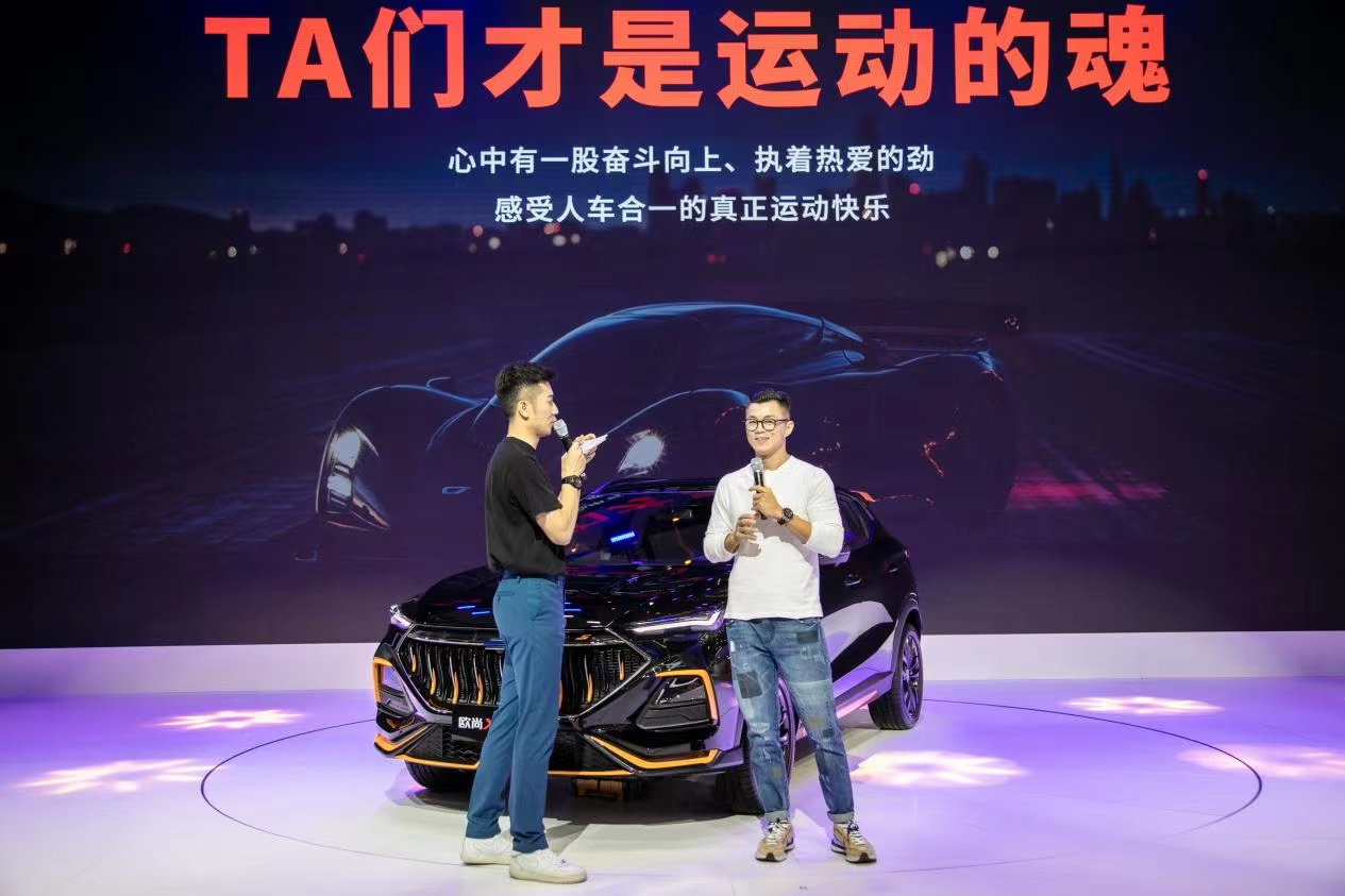 闄堥渿杞﹀睍閬囧埌鑰佹潕,杞﹁瘎浜鸿瘎闀垮畨娆у皻x5