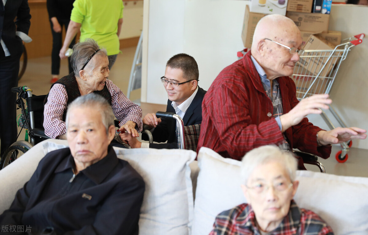 63年出生个人账户30万退休金多少,河南34年工龄个人账户13万退休金