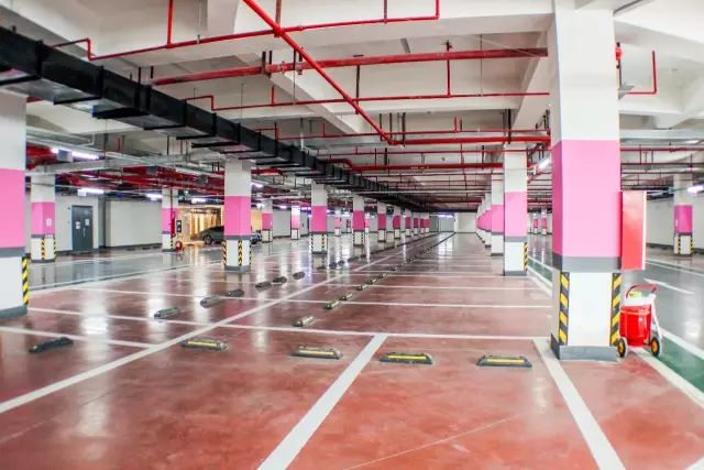 真正的豪宅车库,这样考虑