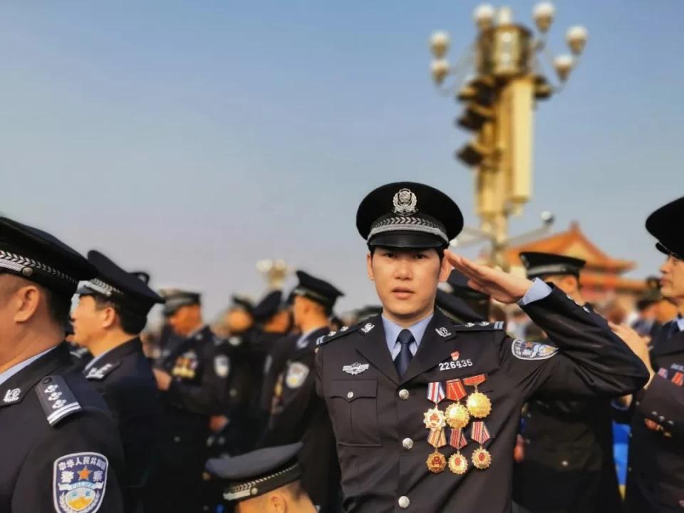 重庆公安英模事迹展播|公安“保尔”陈冰：用单手书写忠诚