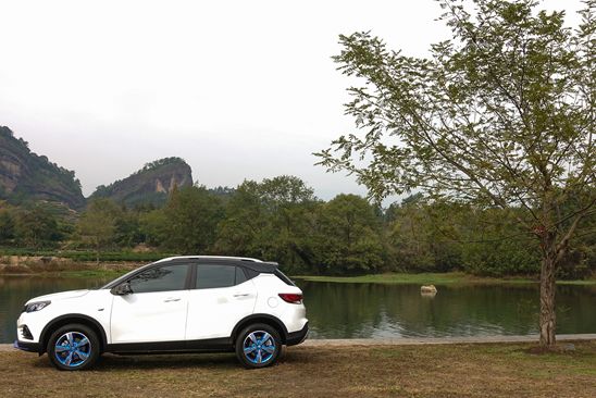 纯电动紧凑SUV，8.98万元起售，每公里低至0.1元，从此告别高油价