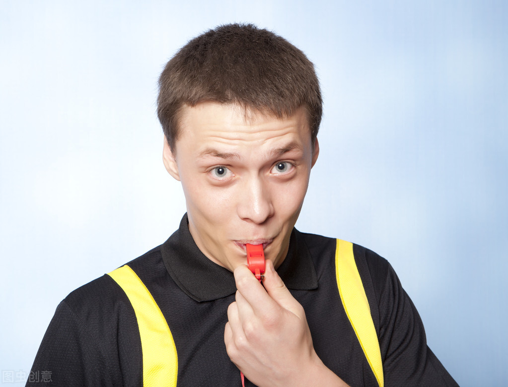 把足球教练当作教父，或者老师的职业就是中国男足失败的根源