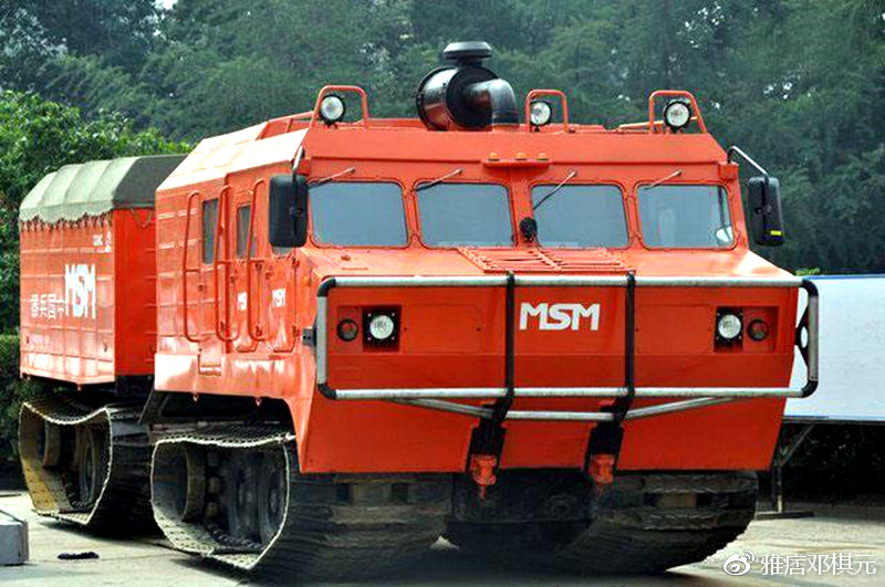 铰接式履带全地形车,中国最新款蟒式履带军用全地形车