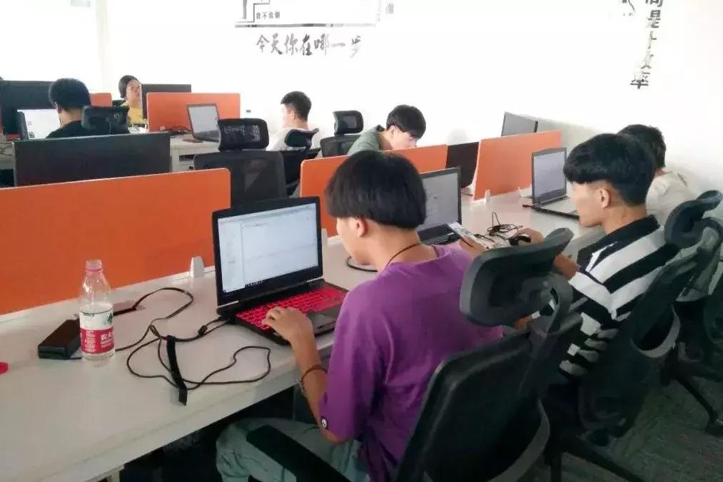 精准制导｜实训实现“无缝对接”沈阳理工大学校企班学生工作状态