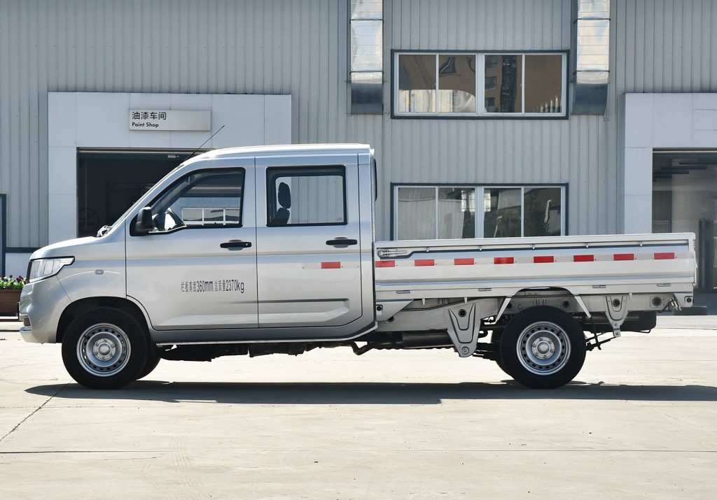 五菱荣光新卡今年最新版,五菱荣光新卡需要办理营运证吗