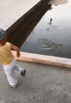 搞笑gif段子因为爱情所以共患难,搞笑gif段子小伙子你谈恋爱了吗