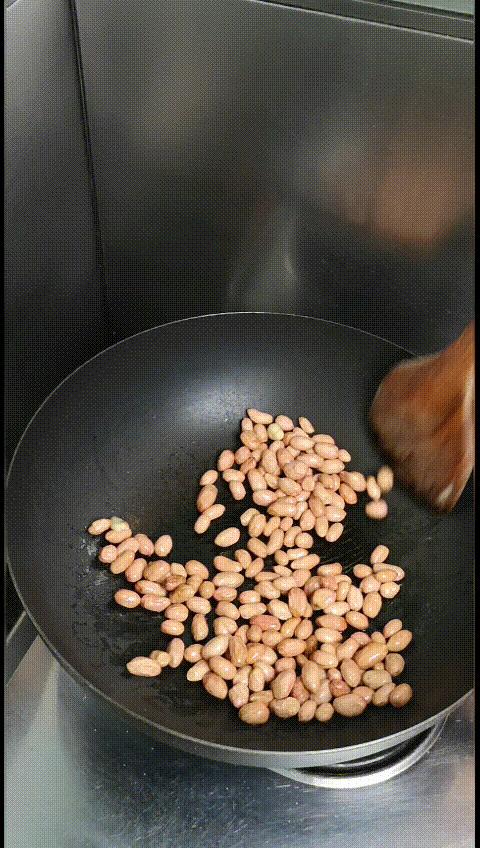 面包糠炸花生米怎么炸得酥脆,炸花生米家庭做法