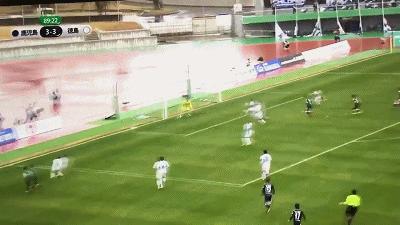 日乙首轮爆冷！门将愚蠢失误+半场狂进7球，鹿儿岛4-3掀翻德岛！