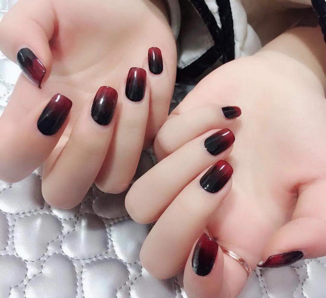 有一种颜色叫blackpink,blackpink黑色火焰美甲