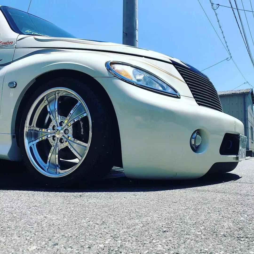 小众车型改装起来也疯狂，来看“外星来客”克莱斯勒PT漫步者改装