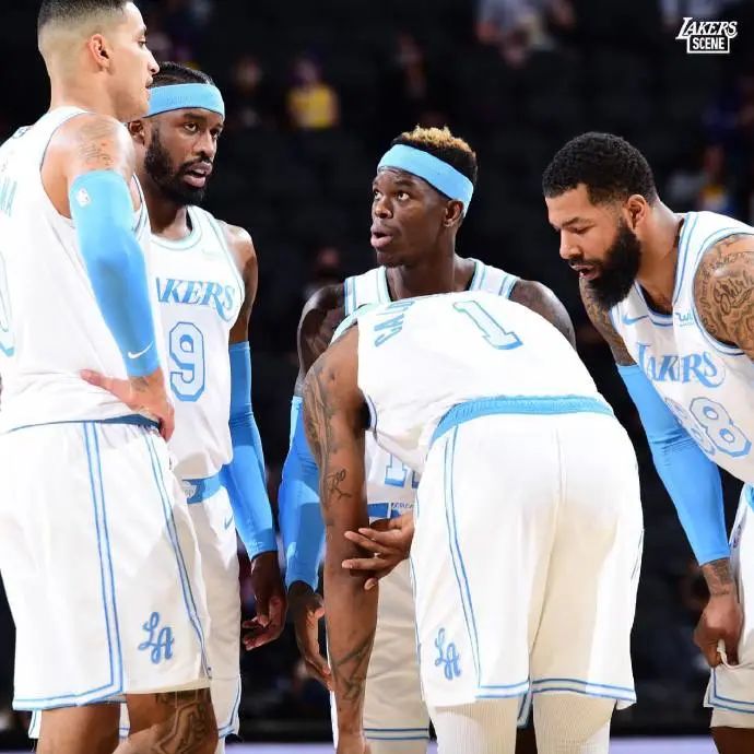 心疼!詹姆斯穿上厚重的护靴!湖人放弃场均5.4分3.2板中锋