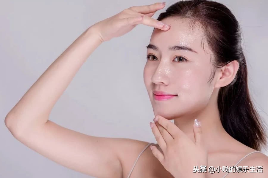 用了精华敷面膜还需要洗掉吗,敷面膜多余的精华液怎么处理