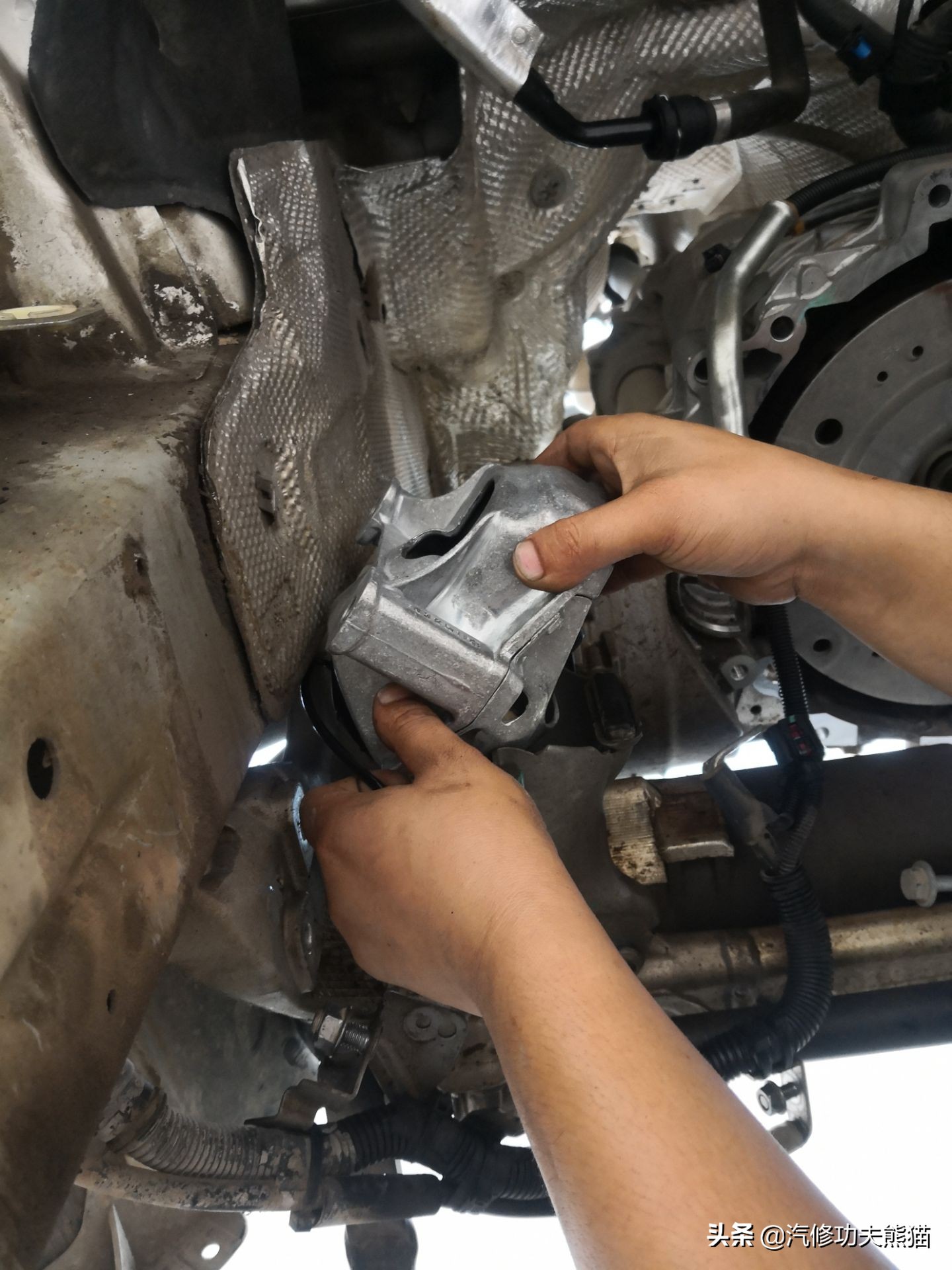 如何检测奥迪三代ea888是否烧机油,大众三代ea888发动机机油灯报警