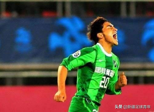 新疆球员巴力精彩进球,新疆足球边锋巴力