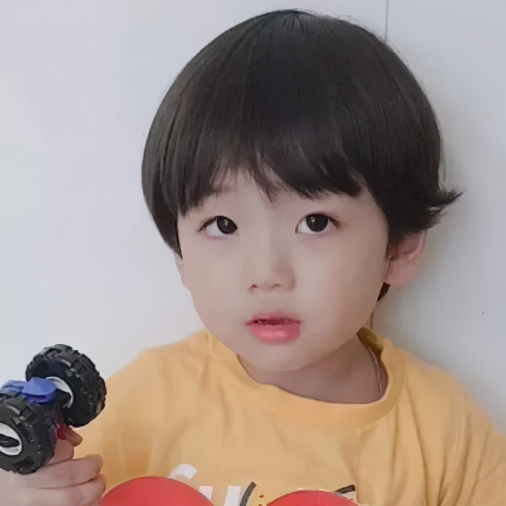 小孩子取名字带然字,小孩名字中间带宇怎么起