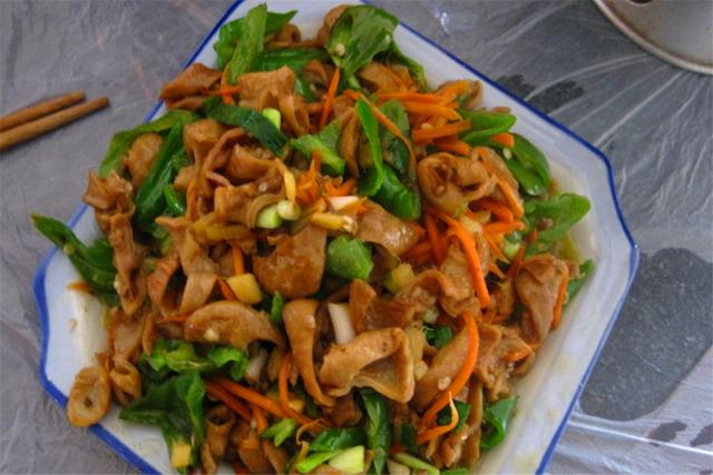 猪大肠炒出来怎么是苦的,猪大肠怎样炒才脆又好吃