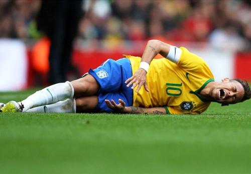 内马尔18号球衣桑托斯处子秀,内马尔桑托斯桑巴