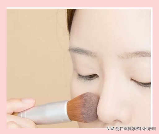 毛孔粗大怎么化妆男生,化妆美容学习步骤