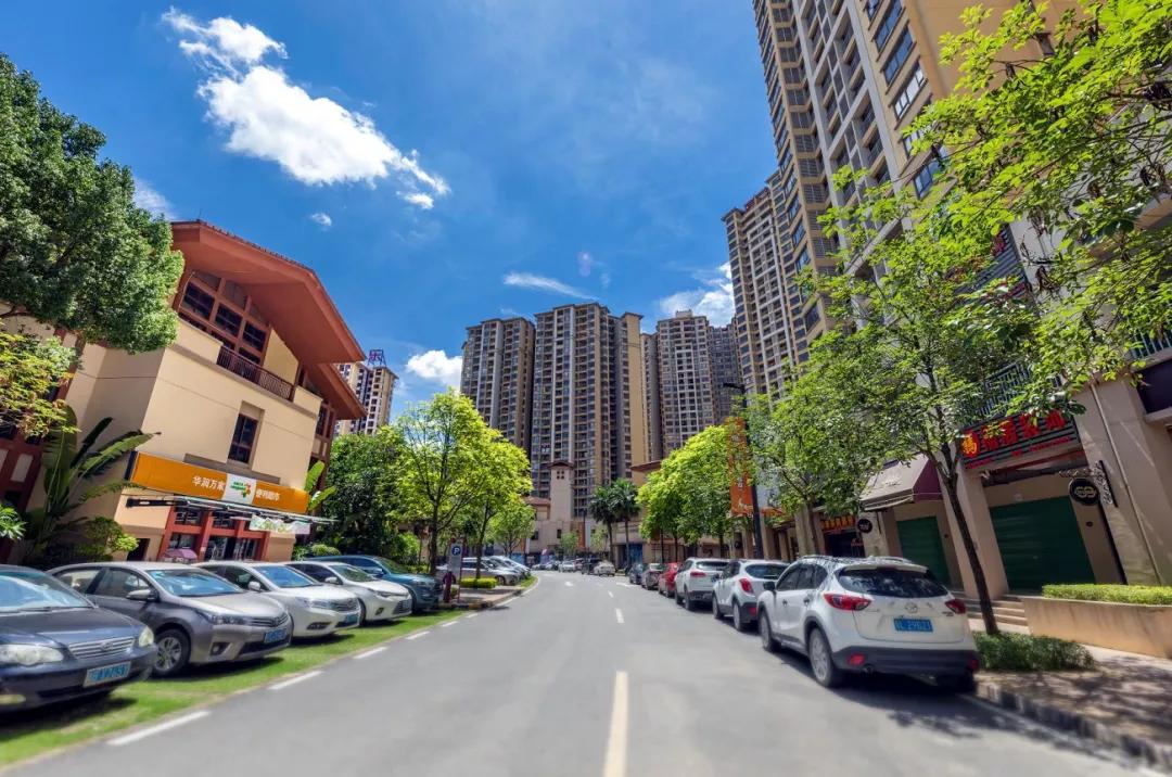 与深圳一河之隔的香港,与深圳一江之隔的城市