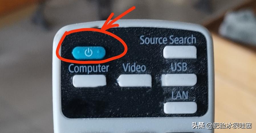 新学期开学啦,橙子老师手把手教你们使用多媒体设备,赶紧学起来