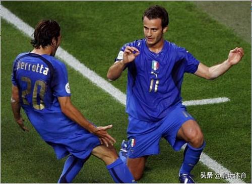 足球标志性进球庆祝动作切空气,你能想到哪些创意