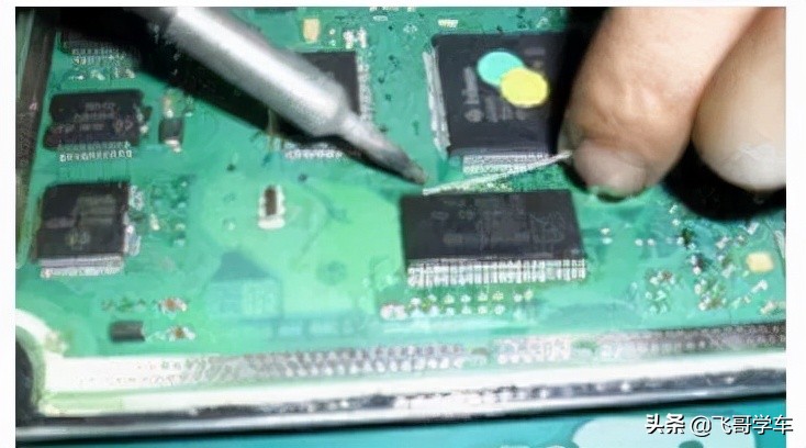 维修汽车电脑板多少钱,汽车大灯电脑板维修教程
