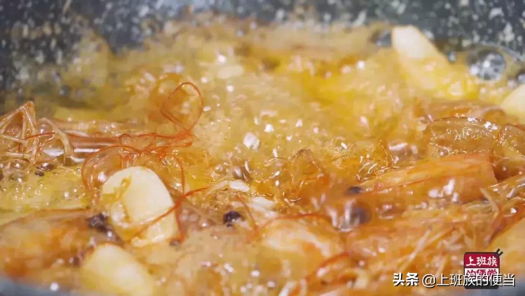 如何用虾头煸出虾油,虾油炒出来后怎么弄香酥虾头