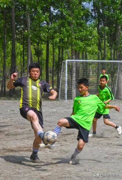 鍏崇埍鐣欏畧鍎跨鐖卞績璧拌繘鏍″洯,鐖卞績浜哄＋娣卞叆鏍″洯鍏崇埍鐣欏畧鍎跨