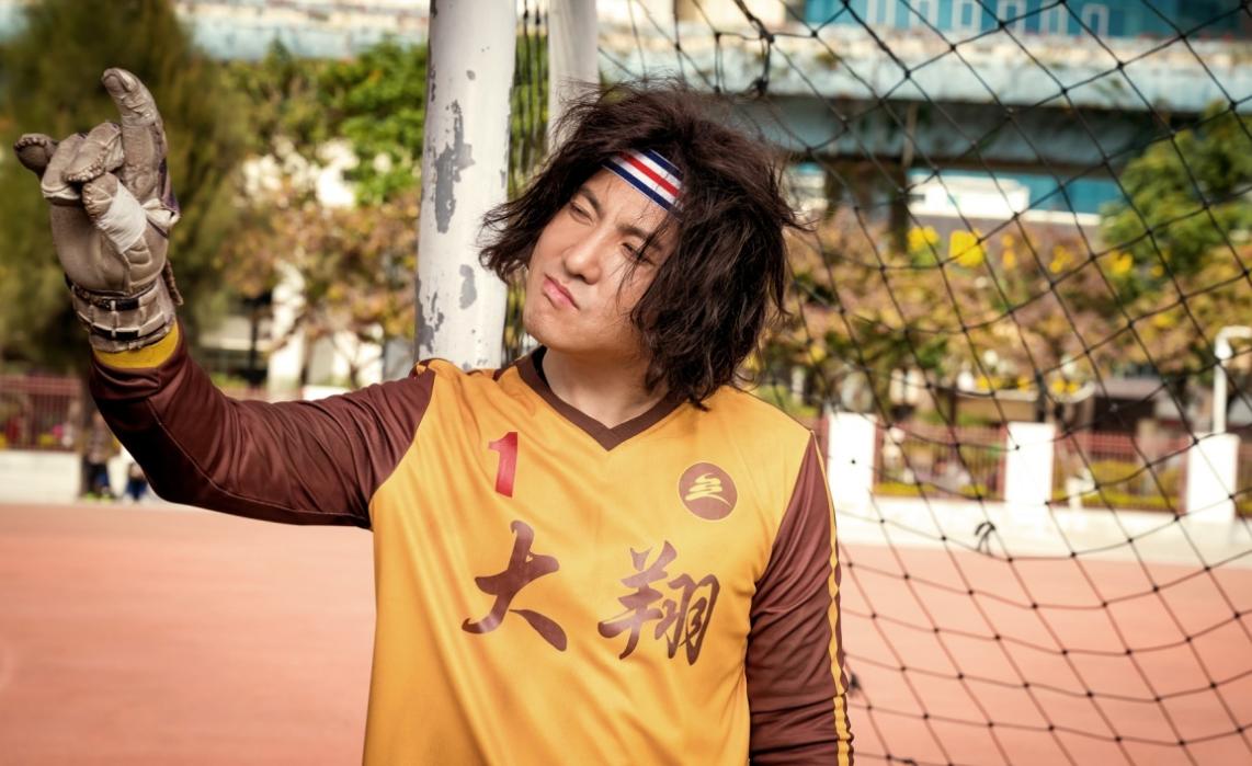 《西红柿首富》才刚大卖，就被国足告上法庭，网友：双颊不红吗？