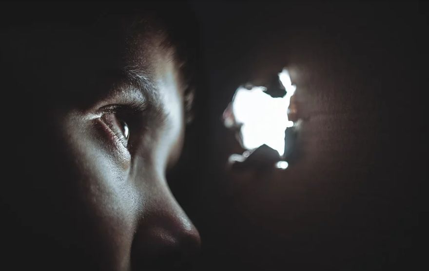 小朋友翻箱倒柜是正常的吗,8个月宝宝翻箱倒柜要阻止吗