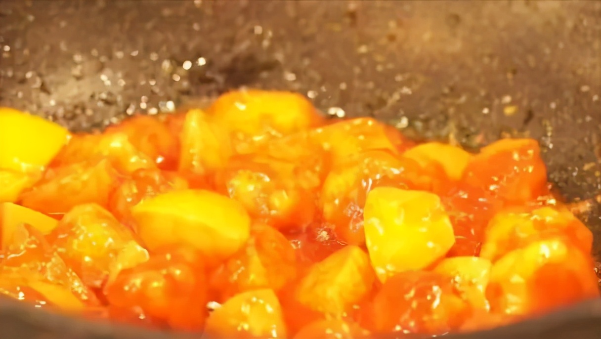 菠萝怎么吃要不要用盐水泡,菠萝为啥吃前要用盐水泡才能吃