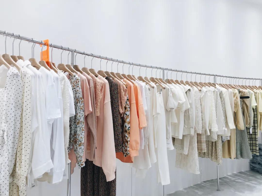 乌鲁木齐九鼎服装批发市场价格,乌鲁木齐批发服装便宜的地方2-3元