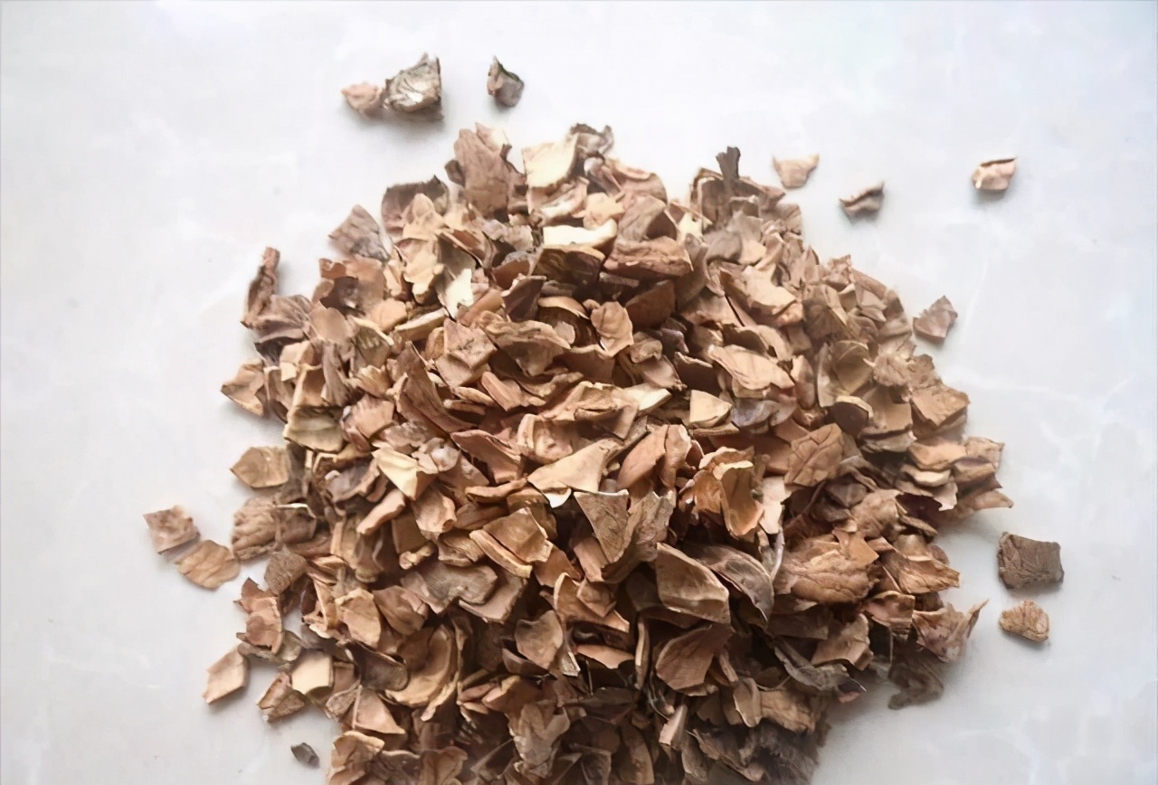 核桃便宜还用化肥吗,核桃皮炒熟捣碎后发酵做花肥好吗