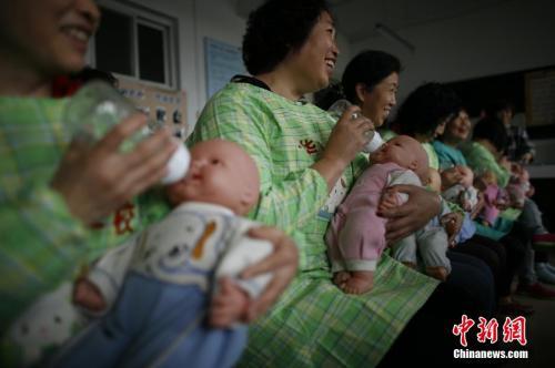 成都金牌住家月嫂多少钱一月,2021月嫂价目表成都