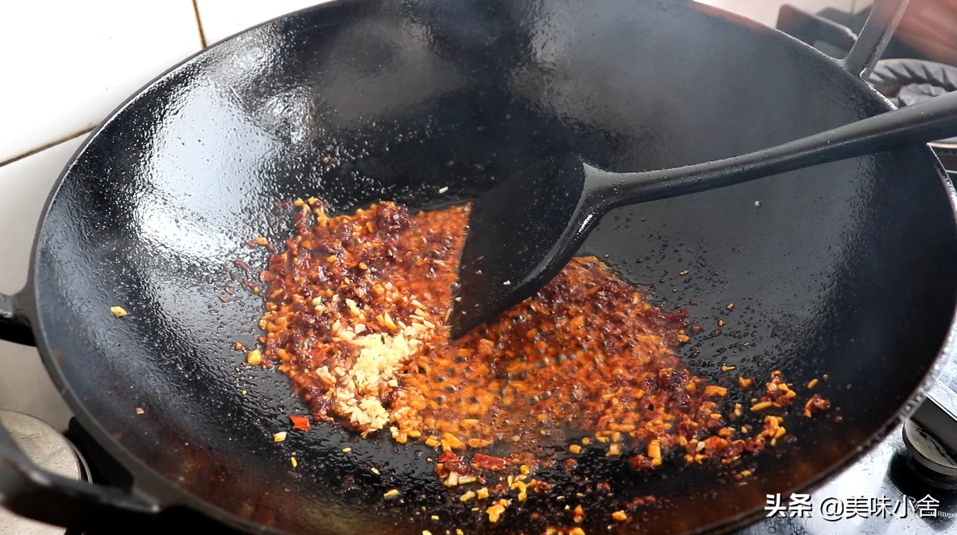 红烧鱼怎么做不腥又鲜美又下饭,红烧鱼怎么做出来不腥而又好吃