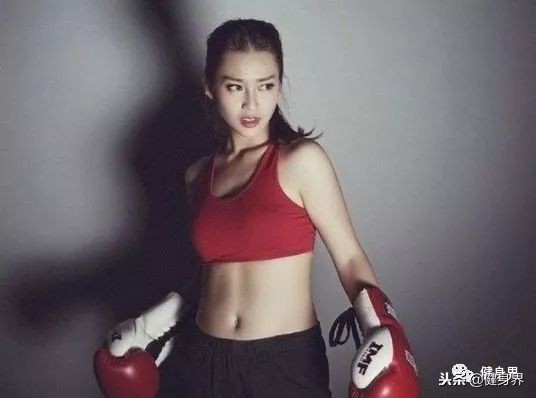 女子防身只需七招 (女子防身实用技能)