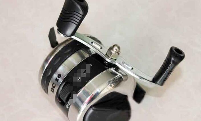 封闭式渔轮是啥样子的,封闭式傻瓜轮和纺车轮区别