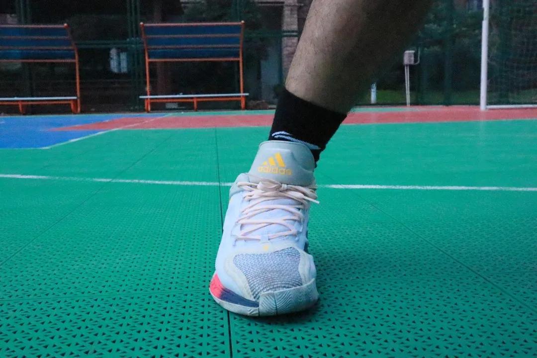 阿迪达斯罗斯11代实战测评,罗斯11实战测评