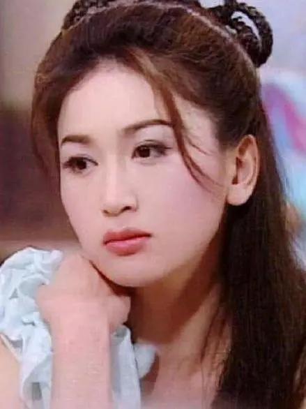 大脸女孩如何显脸小,大脸妹子必学的瘦脸诀窍