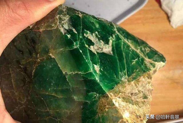 翡翠行家和淘料有什么区别,翡翠原石行家皮壳