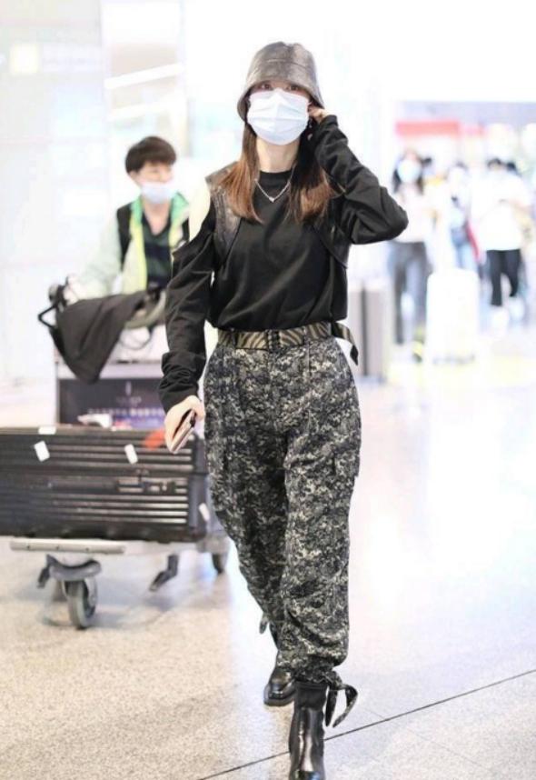 工装裤也叫“公主裤”,显瘦和追时髦它可是好手,穿一次就上瘾了