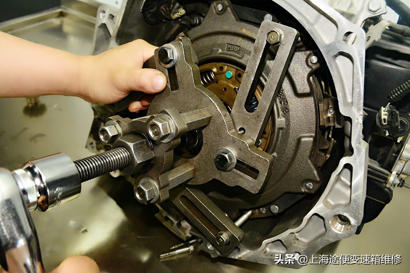 科鲁兹双离合变速箱维修多少钱,经典科鲁兹变速箱维修多少钱