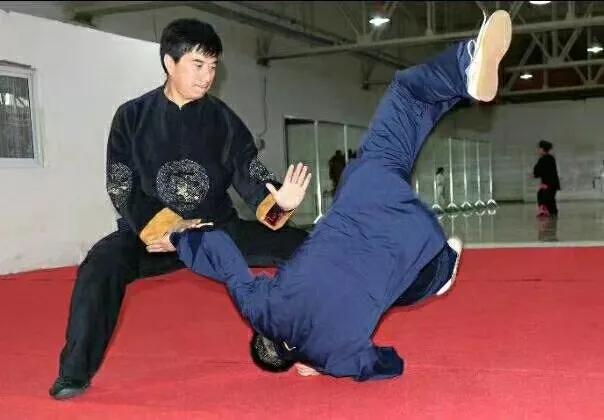 浠栫粓浜庨啋鎮熶簡,浠栫粓浜庢槑鐧戒簡