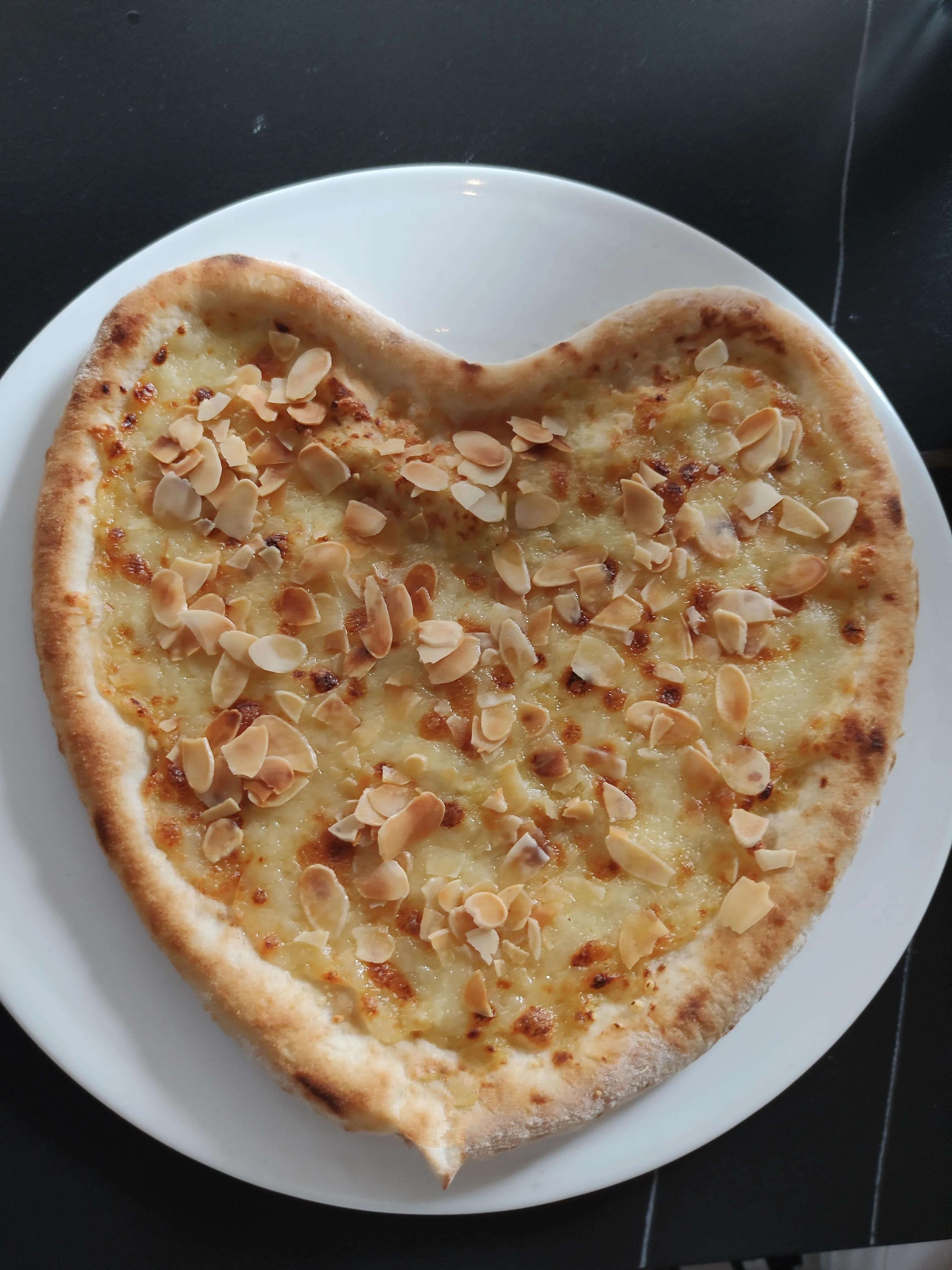 美味的披萨可口的情人节披萨攻略,那不勒斯玛格丽特披萨