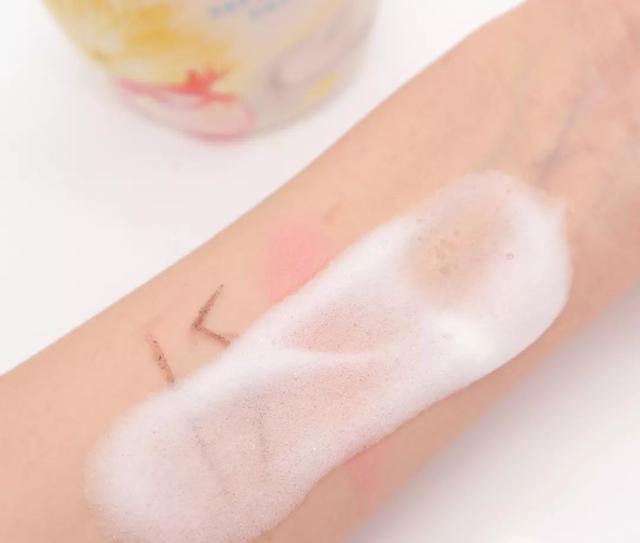 如何选择安全的洗面奶 (洗面奶该怎么选才好)