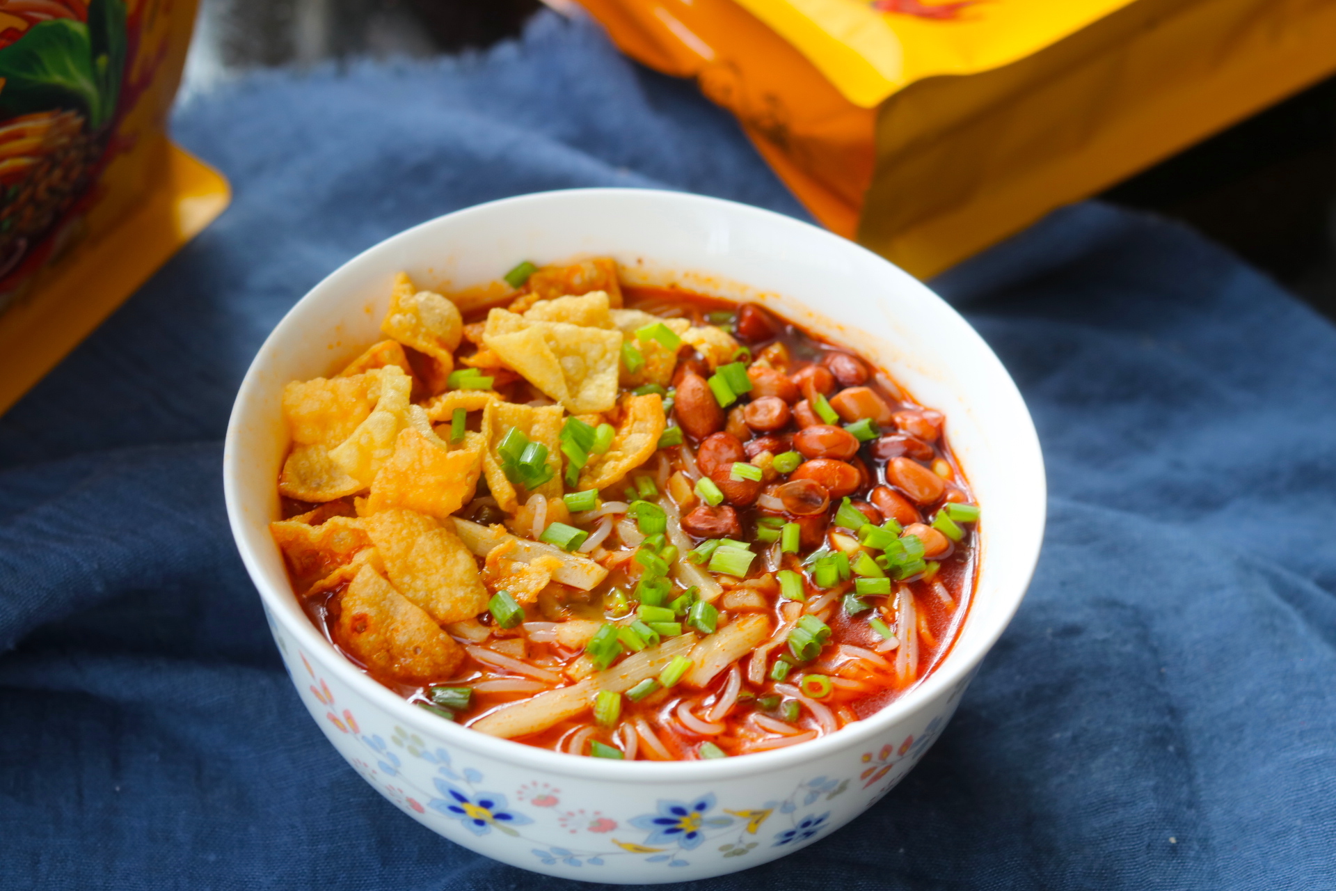 煮米粉用冷水还是热水下锅,煮米粉是冷水还是热水下锅